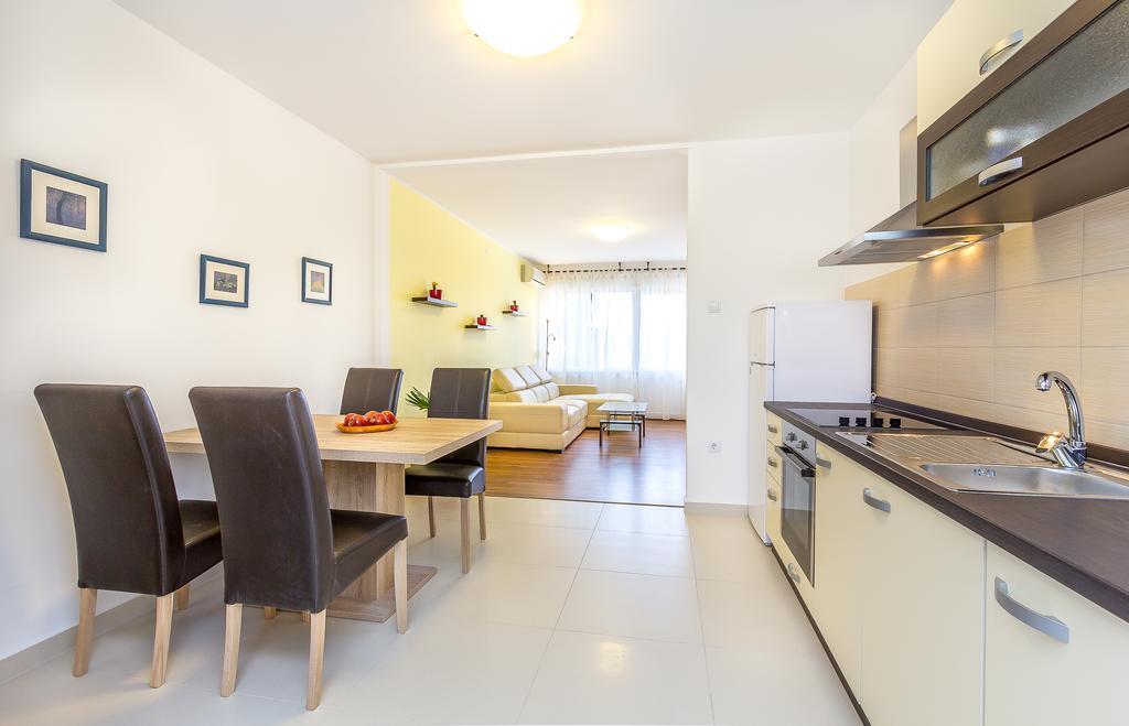 Penthouse Castropola Appartement Buitenkant foto