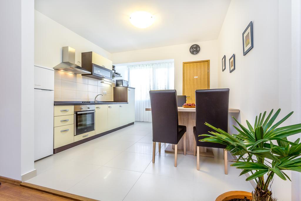 Penthouse Castropola Appartement Kamer foto